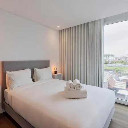 Penthouse 9, By Match * Setúbal