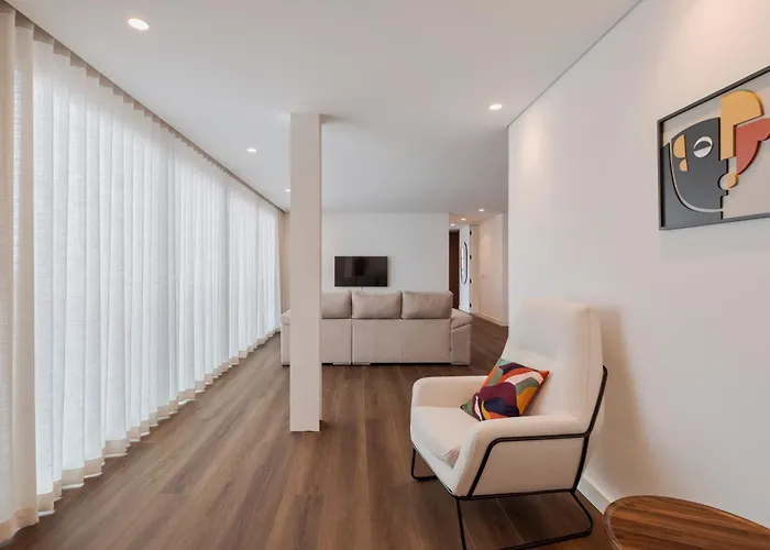 아파트 Penthouse 9 *